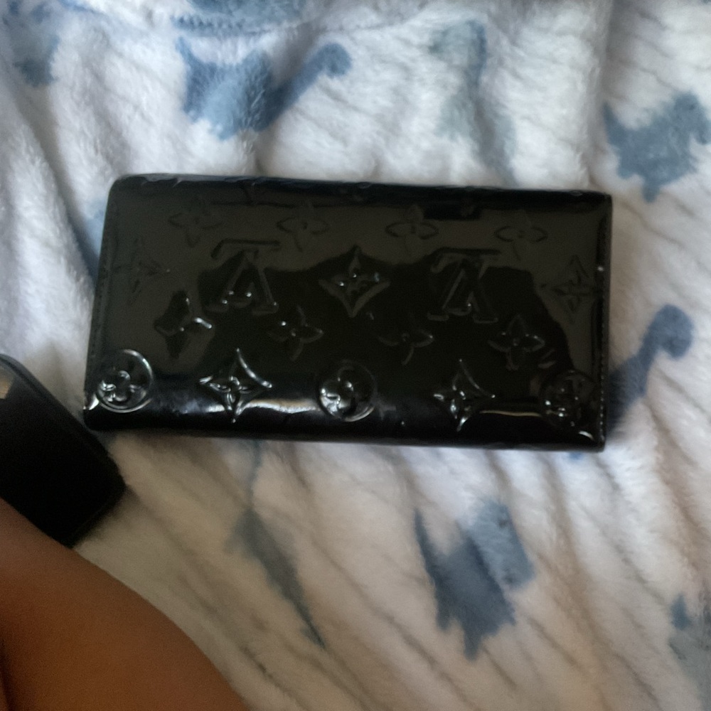 Louie Vuitton wallet